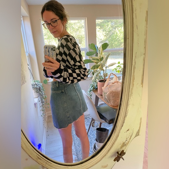 Ancosti | Frayed Hem Denim Mini Skirt - Picture 4 of 8